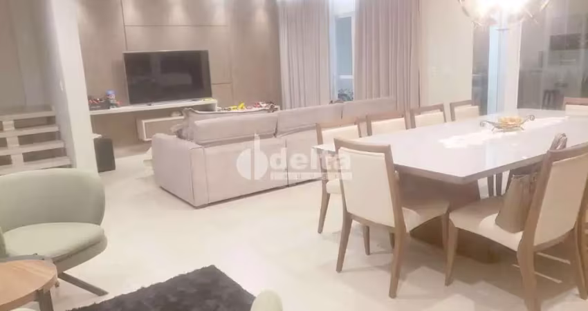 Casa no condomínio Village Paradiso disponível para venda em Uberlândia-MG
