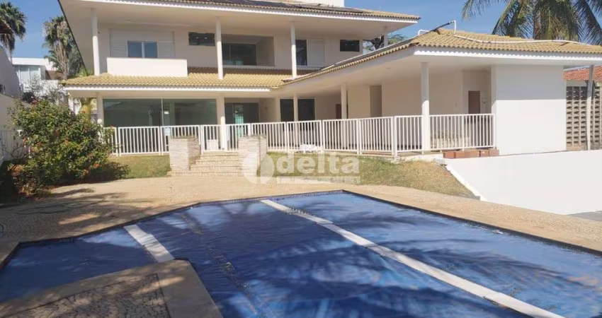 Casa residencial disponível para venda no bairro Morada da Colina em Uberlândia-MG.