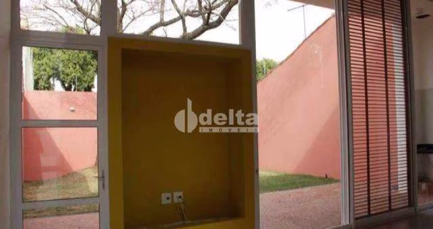 Casa residencial disponível para venda no bairro Itapema Sul em Uberlândia-MG