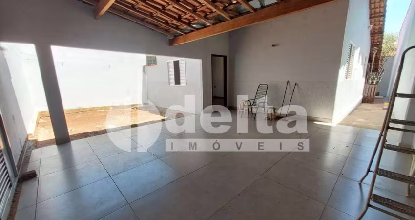 Casa residencial disponível para venda no bairro Chácaras Tubalina E Quartel em Uberlândia-MG.