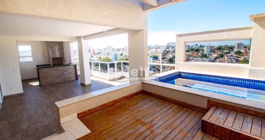 Cobertura  disponível para venda no bairro Lidice em Uberlândia-MG