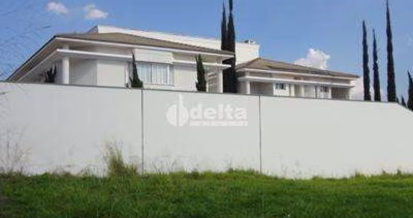 Casa residencial disponível para locação e venda no bairro Gávea em Uberlândia-MG
