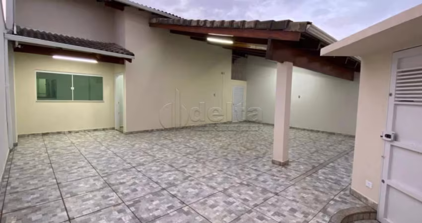 Casa residencial  disponível para venda no bairro Carajás em Uberlândia-MG