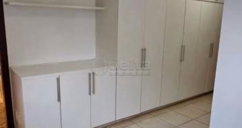 Apartamento disponível para venda no bairro Osvaldo Rezende em Uberlândia-MG