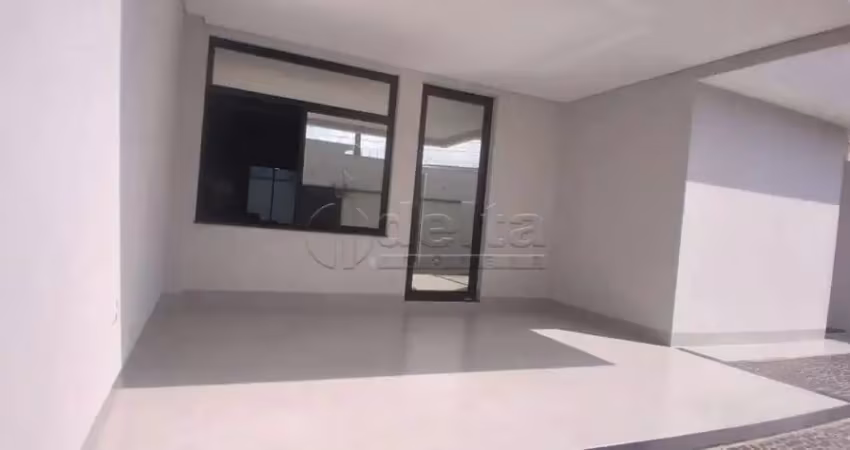 Casa residencial disponível para venda no bairro Jardim Ipanema em Uberlândia-MG