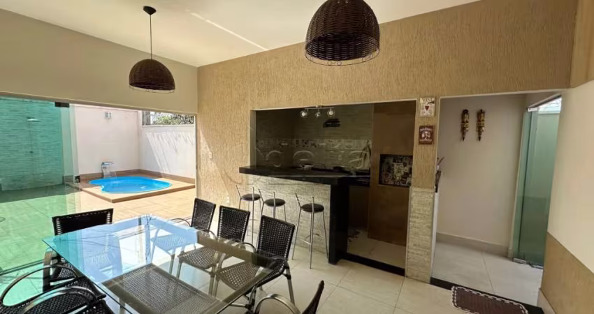 Casa no condomínio Carmel disponível para venda em Uberlândia-MG