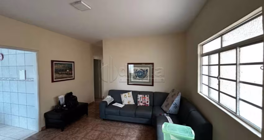 Casa residencial disponível para venda no bairro santa mônica em uberlândia-mg.