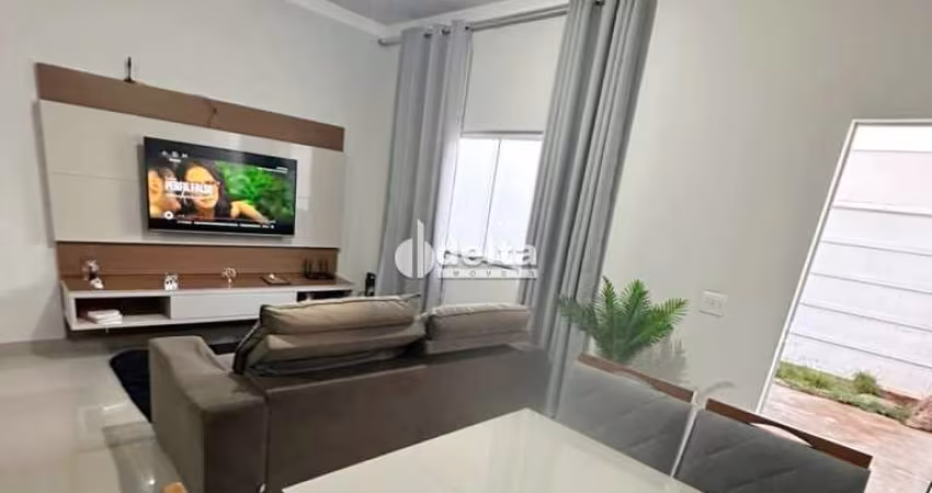 Casa geminada disponível para locação e venda no bairro Jardim Holanda em Uberlândia MG