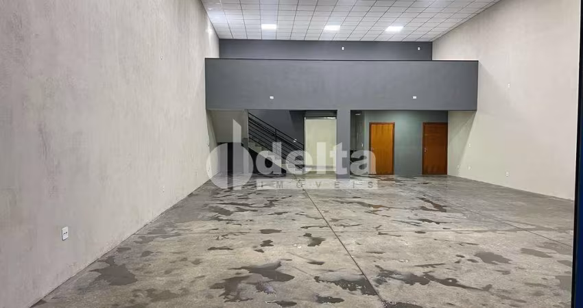 Galpão disponível para locação e venda no bairro Monte Hebron em Uberlândia-MG