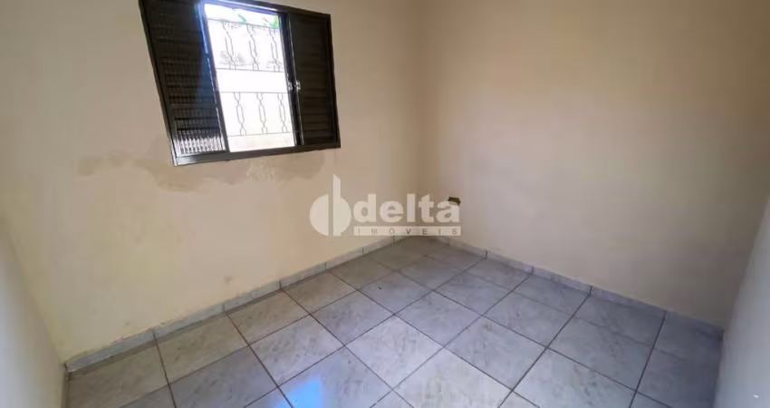 Casa residencial disponível para locação no bairro Granada em Uberlândia-MG