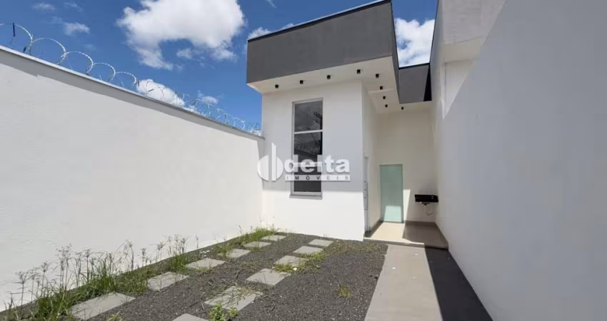 Casa disponível para venda no bairro Santa Mônica em Uberlândia-MG