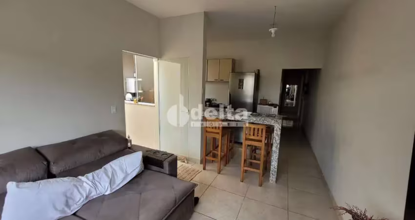 Casa residencial disponível para venda no bairro Jardim Holanda em Uberlândia - MG.