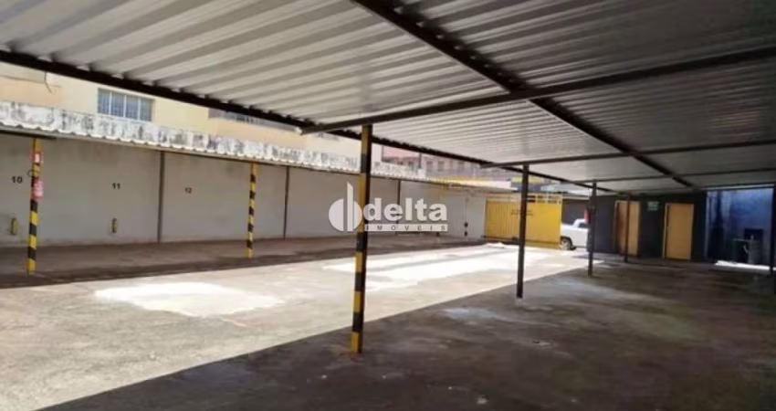 Cobertura disponível para locação no bairro Nossa Senhora Aparecida em Uberlândia-MG