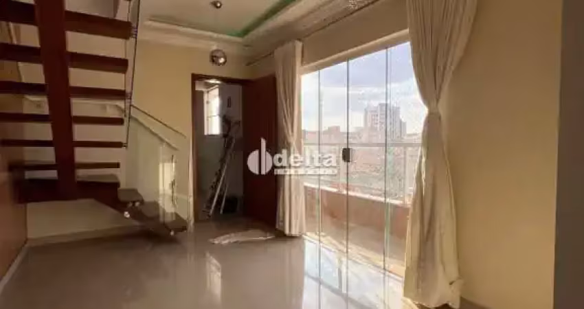 Cobertura disponível para locação no bairro Santa Mônica em Uberlândia-MG