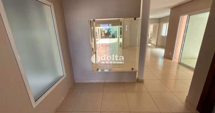 Casa em Condomínio disponível para locação e venda no bairro Morada da Colina em Uberlândia-MG