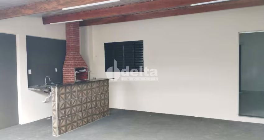 Casa disponível para locação no bairro Brasil em Uberlândia-MG