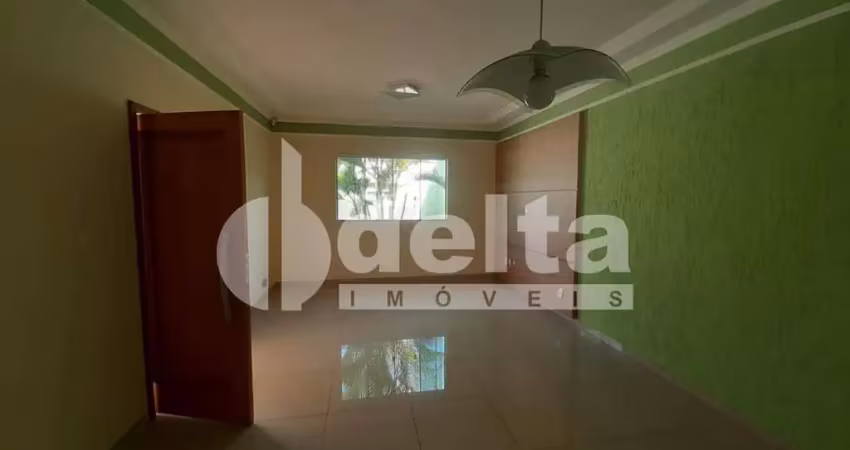 Casa disponível para locação no bairro Santa Mônica em Uberlândia-MG