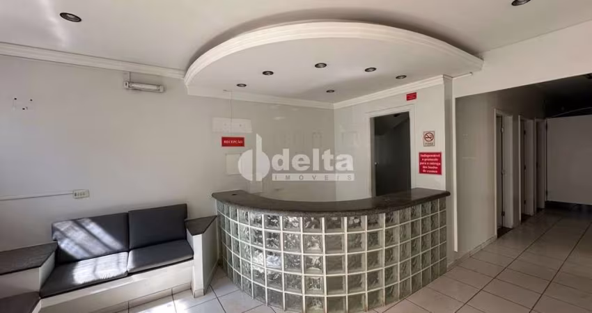 Prédio comercial disponível para locação e venda no bairro Centro em Uberlândia-MG