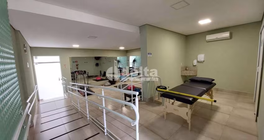 Casa Comercial disponível para Venda no bairro Nossa Senhora Aparecida em Uberlândia-MG