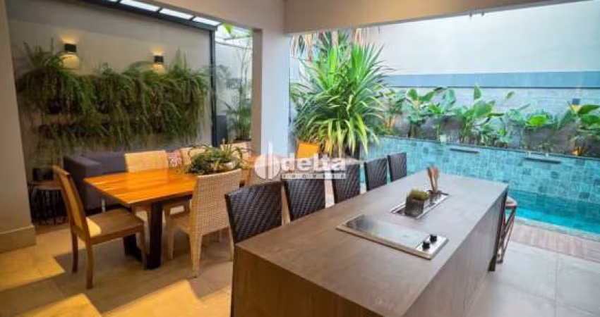 Casa residencial disponível para venda no bairro Gávea em Uberlândia-MG