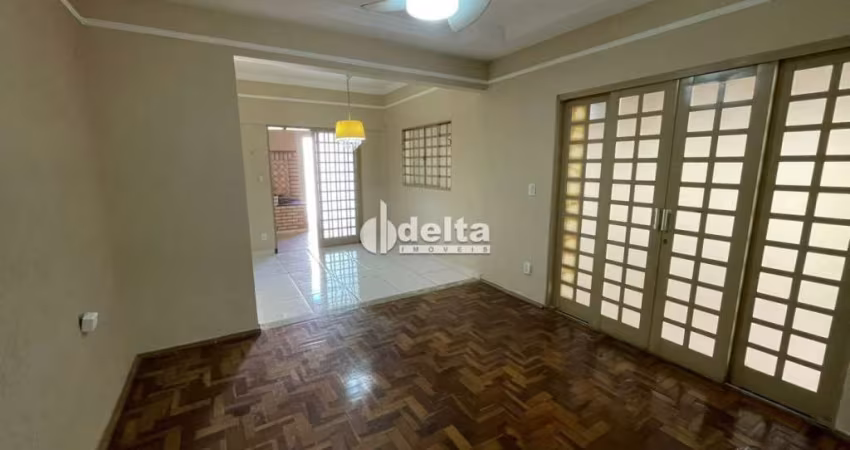 Casa residencial disponível para Locação no bairro Nossa Senhora das Graças em Uberlândia-MG.