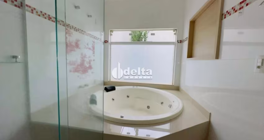 Casa residencial disponível para  venda no bairro Cazeca em Uberlândia-MG