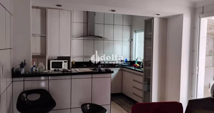 Casa residencial  disponível para venda no bairro Granada em Uberlândia-MG