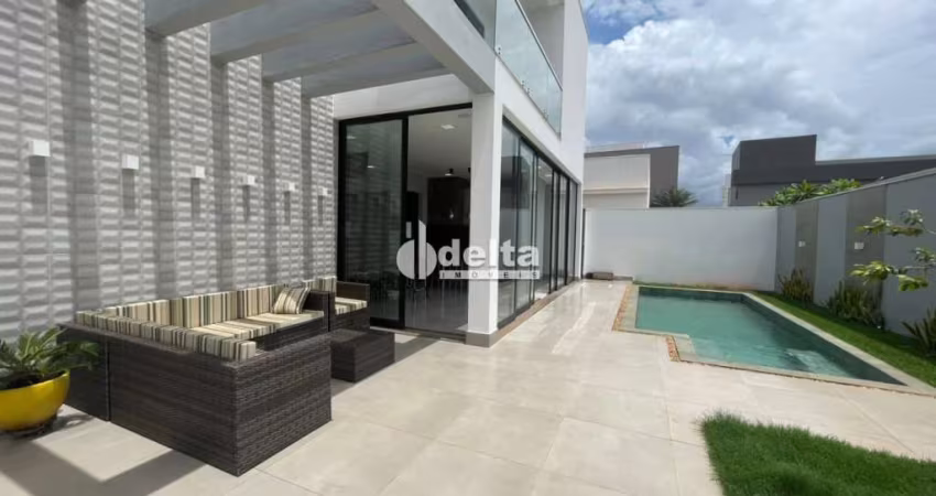 Casa no condominio Jardim Versailles disponível para venda em Uberlândia-MG
