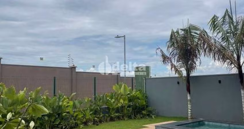Casa no condomínio Tamboré disponível para locação e venda em Uberlândia-MG