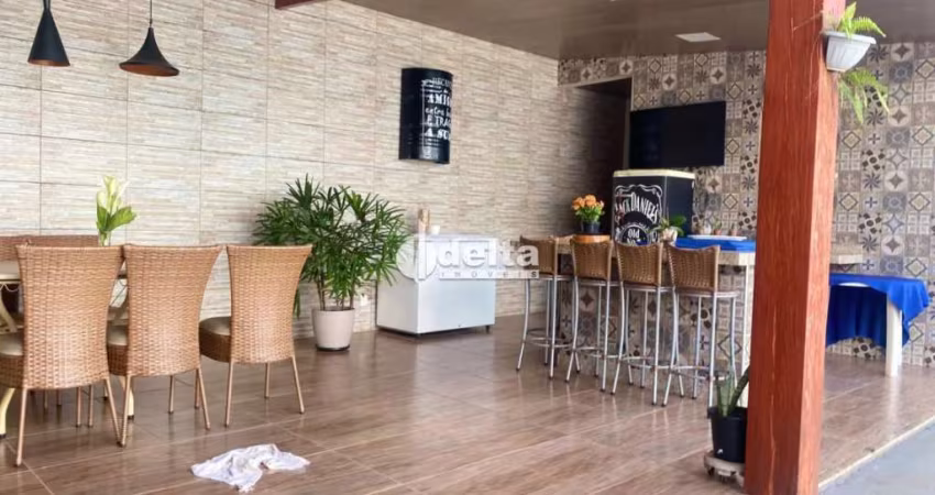 Casa residencial  disponível para venda no bairro São Jorge em Uberlândia-MG
