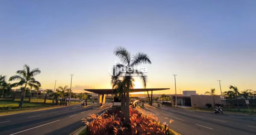 Terreno no Condomínio disponível para venda no bairro Tamboré em Uberlândia-MG