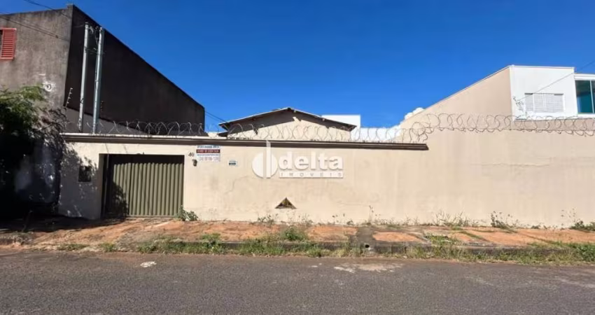 Casa residencial disponível para venda no bairro Granada em Uberlândia-MG.