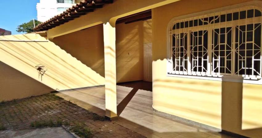 Casa disponível para venda no bairro Santa Mônica em Uberlândia MG