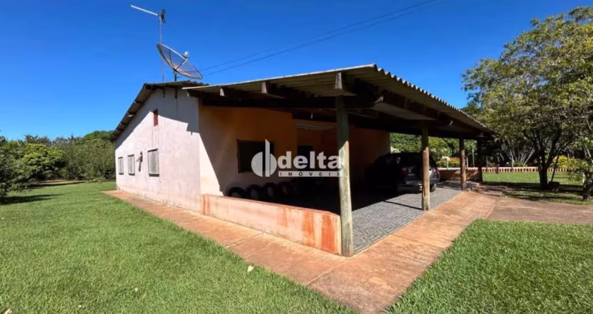Chácara disponível para venda no bairro Jockey Camping em Uberlândia-MG
