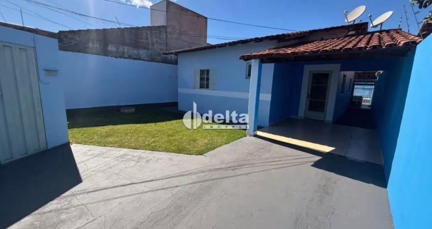 Casa residencial disponível para locação no bairro Segismundo Pereira em Uberlândia-MG