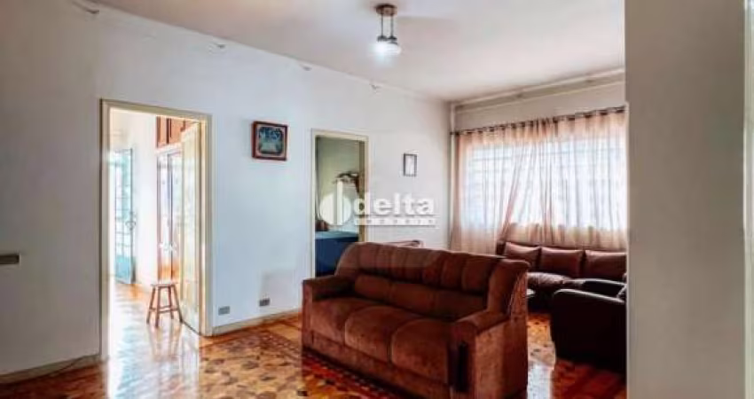 Prédio disponível para venda no bairro Martins em Uberlândia-MG