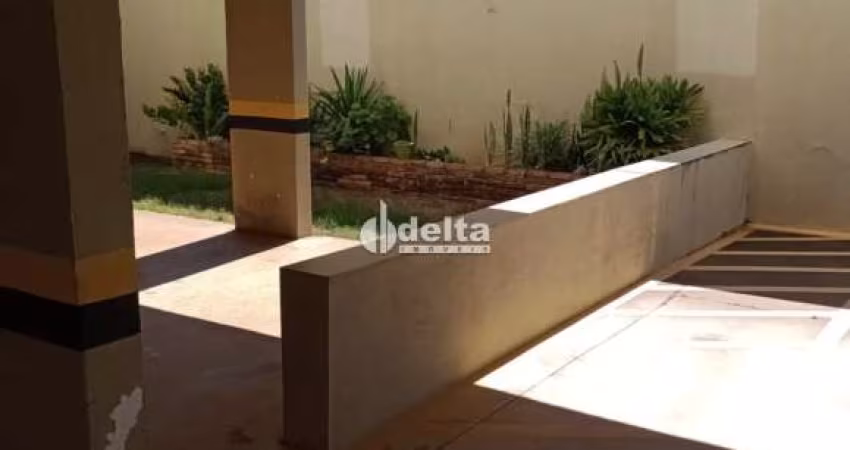 Apartamento disponível para venda no bairro Santa Mônica em Uberlândia-MG
