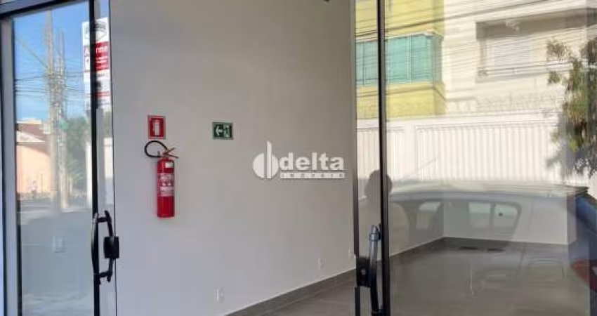 Loja disponível para venda no bairro Santa Mônica em Uberlândia-MG.