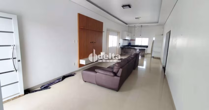 Casa residencial disponível para locação no bairro Jardim Inconfidência em Uberlândia-MG.