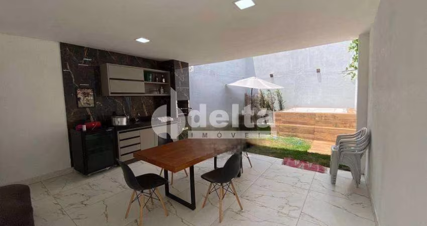 Casa disponível para venda no bairro Aclimação em Uberlândia MG