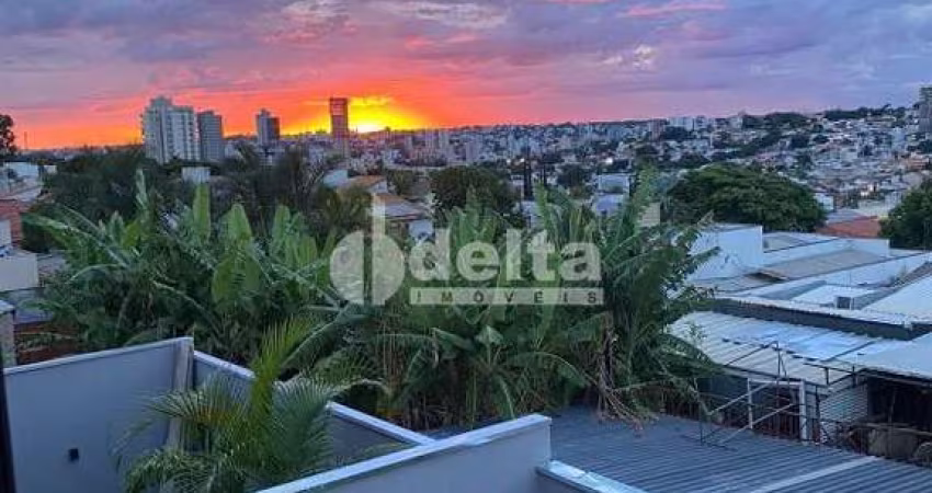 Casa residencial disponível para venda no bairro Vigilato Pereira em Uberlândia-MG