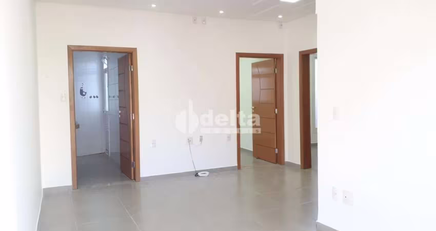 Casa comercial disponível para locação no bairro Lídice em Uberlândia-MG
