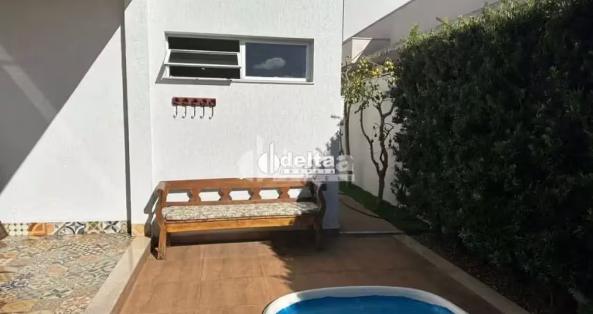 Casa em condomínio disponível para venda no bairro nova uberlândia em uberlândia-mg