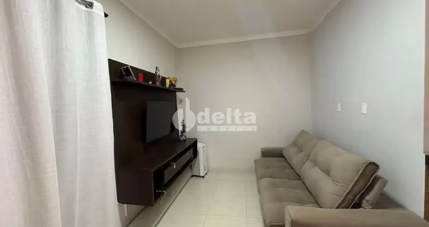 Casa residencial disponível para venda no bairro Jardim Ipanema em Uberlândia-MG