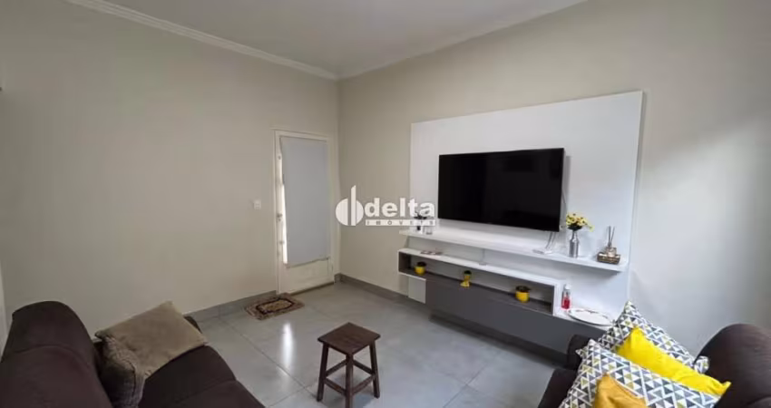 Casa residencial disponível para locação e venda no bairro Buritis em Uberlândia-MG.