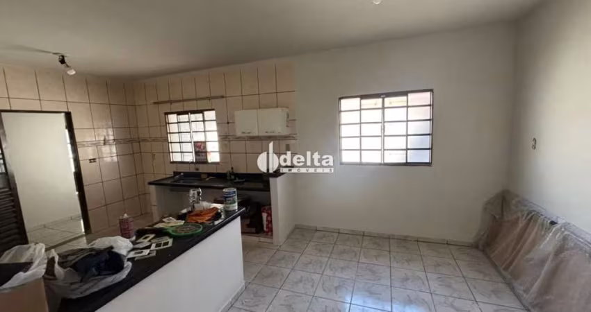 Casa residencial disponível para locação no bairro Tibery em Uberlândia-MG.