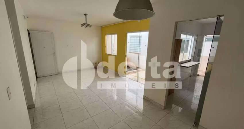 Casa em condomínio disponível para locação no bairro Jardim Califórnia em Uberlândia-MG