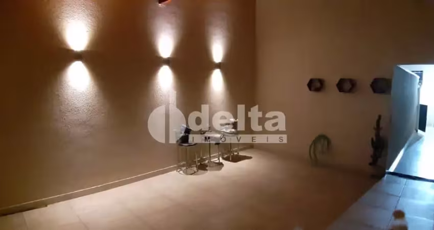 Casa residencial disponível para locação no bairro Santa Rosa em Uberlândia-MG