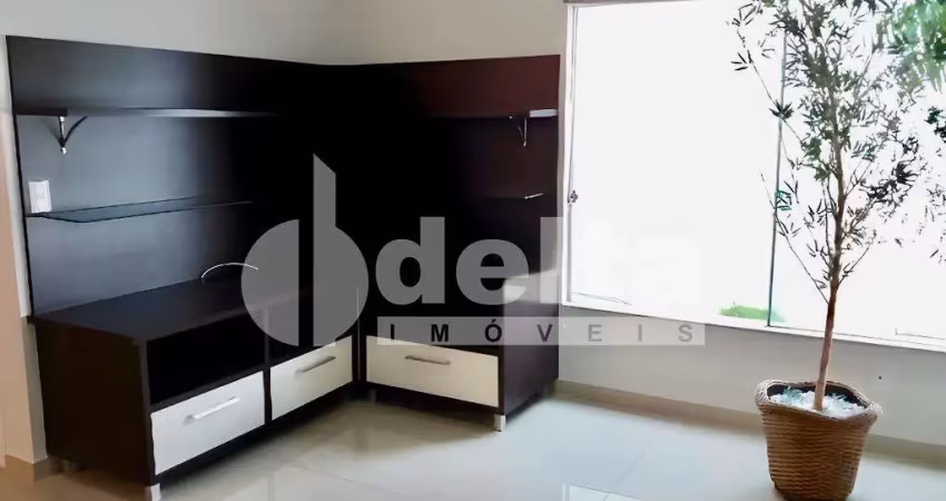 Casa disponível para locação no bairro Santa Mônica em Uberlândia-MG