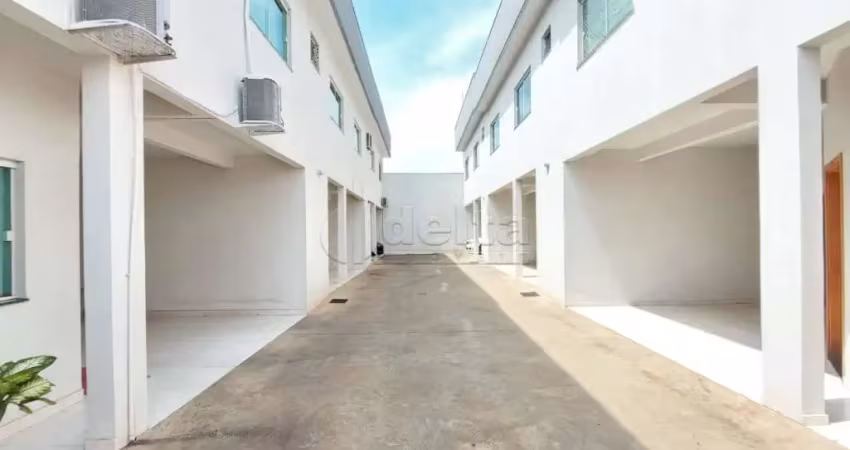 Casa em condomínio disponível para locação no bairro Bosque dos Buritis em Uberlândia-MG